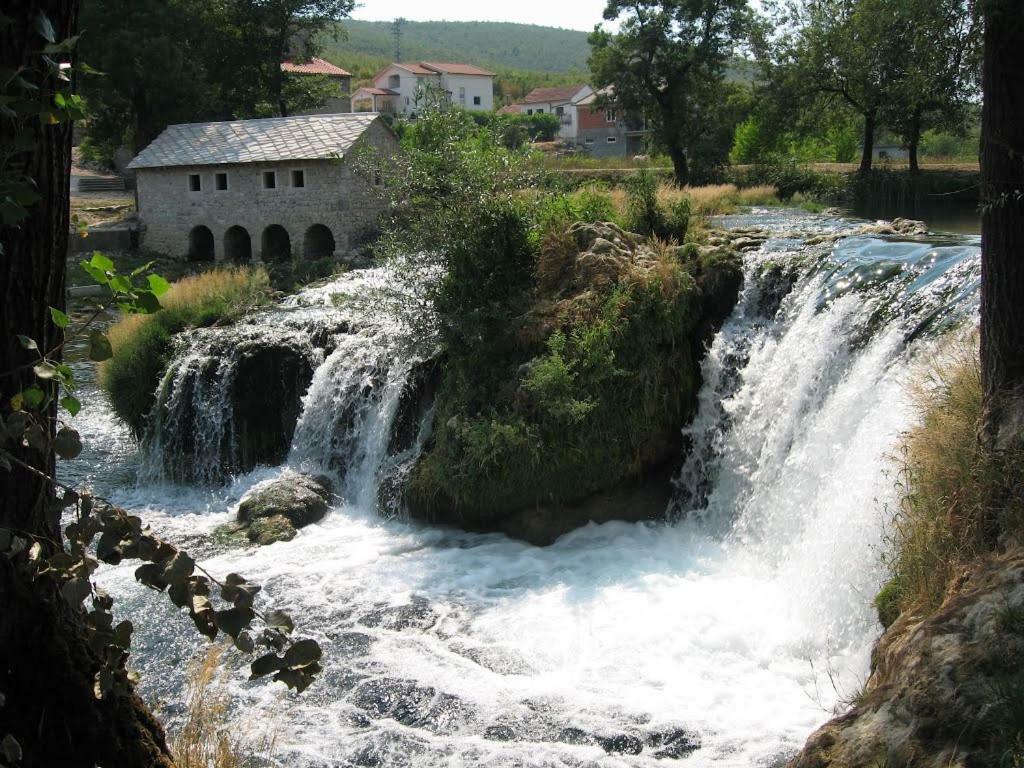 Apartman Karla Ljubuški Exterior foto